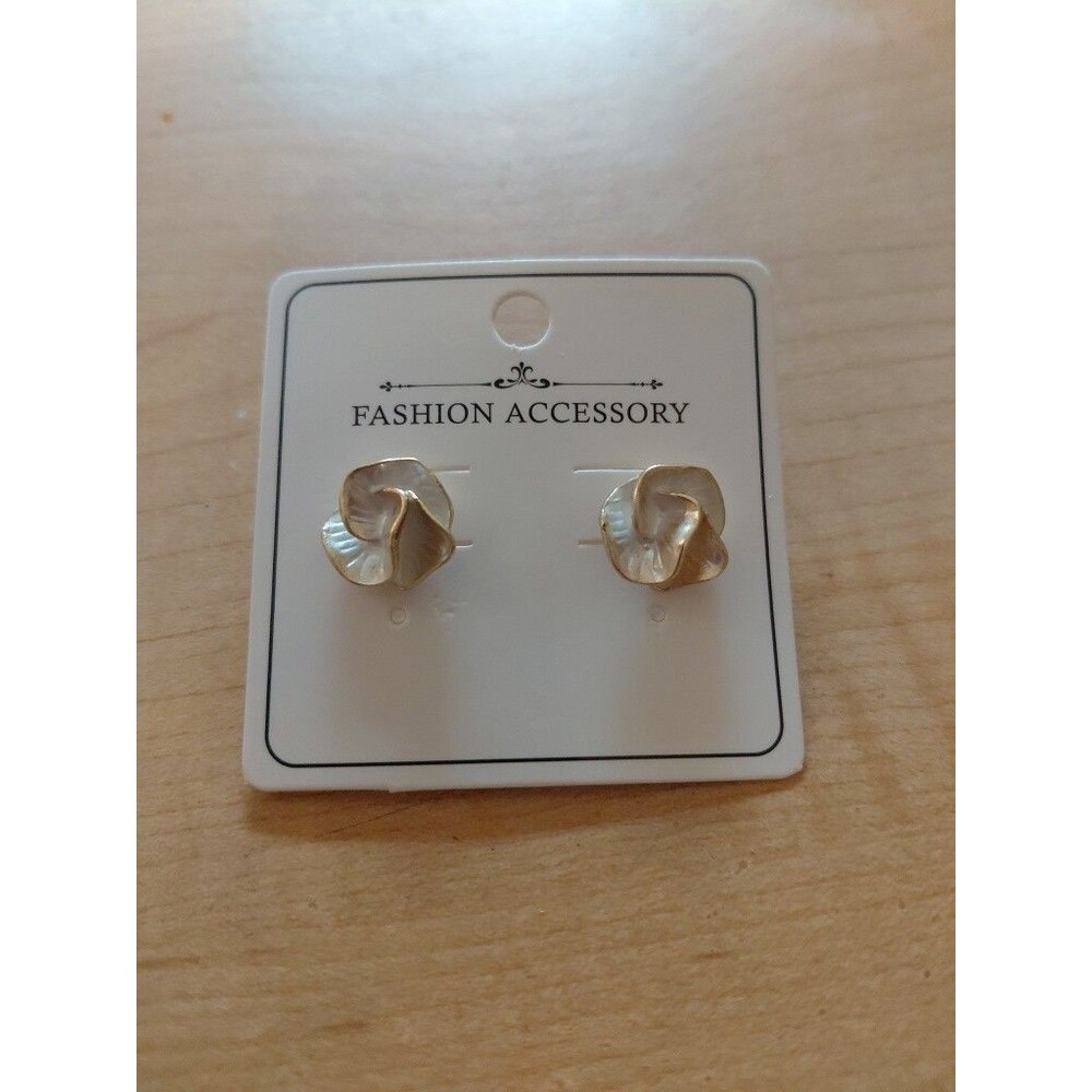 Minimalist Elegant Camellia Flower Earrings